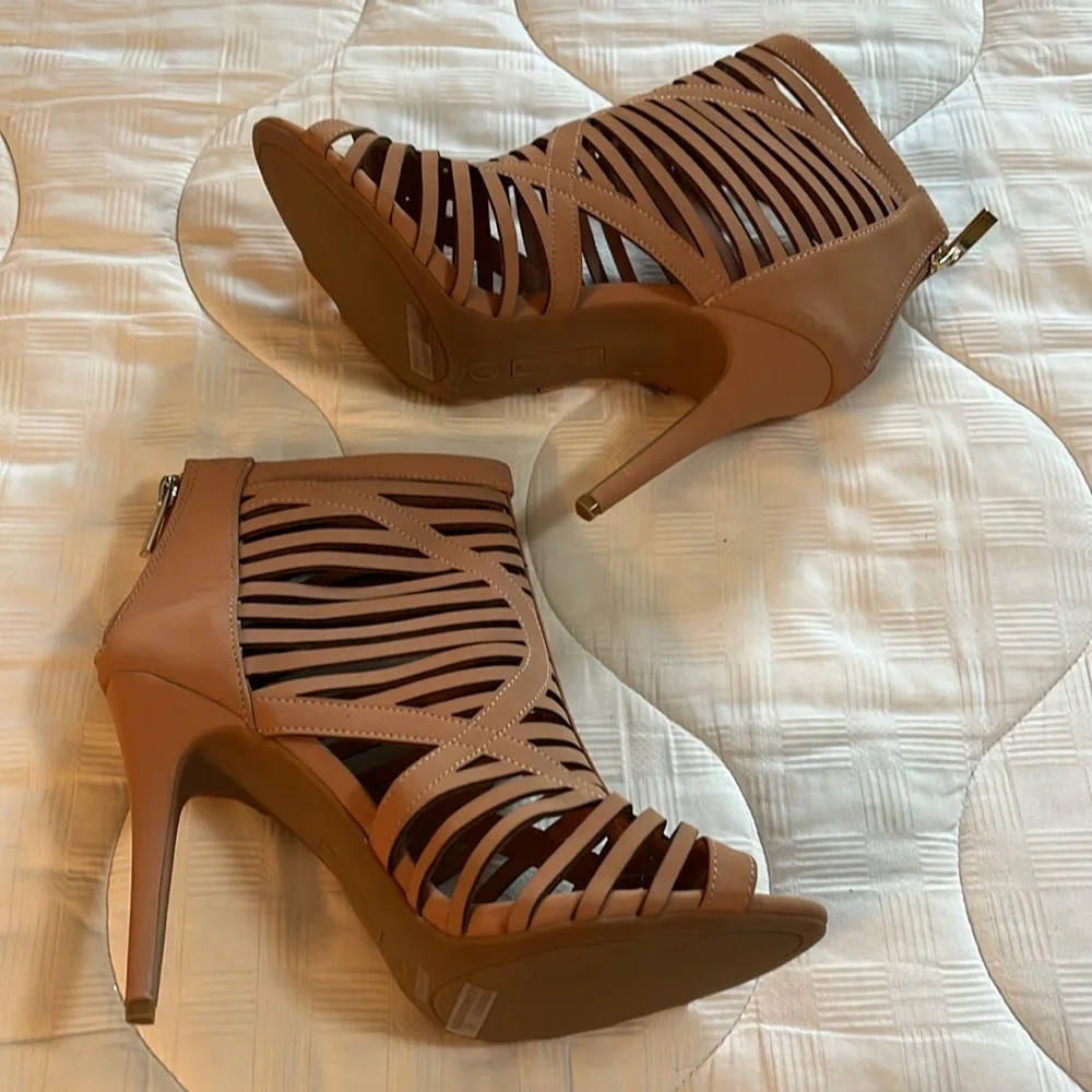 NWOT Vegan tan, Anna Michele open toe heeled booties - Picture 4 of 8